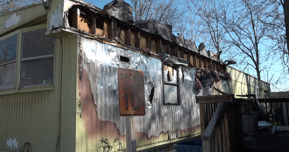 1 person, 2 dogs killed in fatal fire at Keego Harbor mobile home CBS Detroit