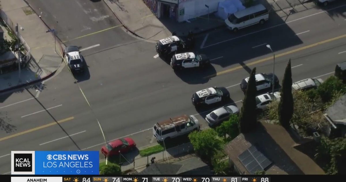 One killed during argument in south LA - CBS Los Angeles
