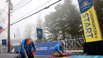 Boston Marathon welcomes 30,000 runners 10 years after bombing 