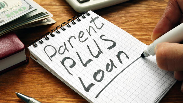 Parent plus loan inscription and money for education. 