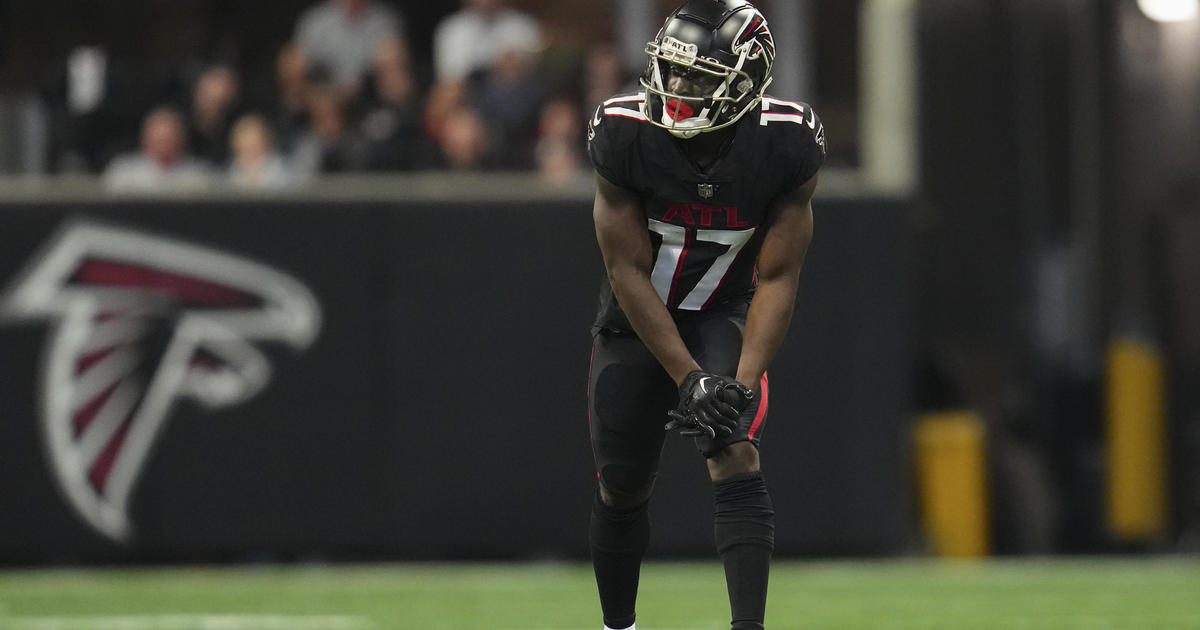 Ex-Falcons WR Olamide Zaccheaus signs with Eagles