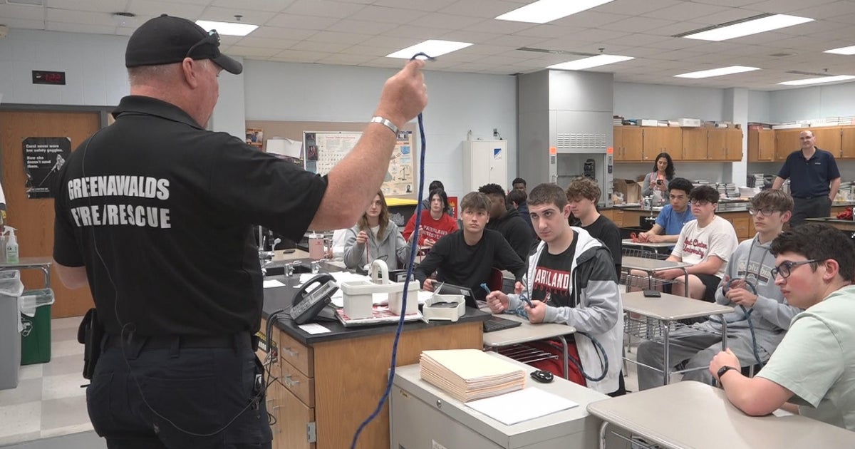 New bill would give money to colleges to help train high school ...