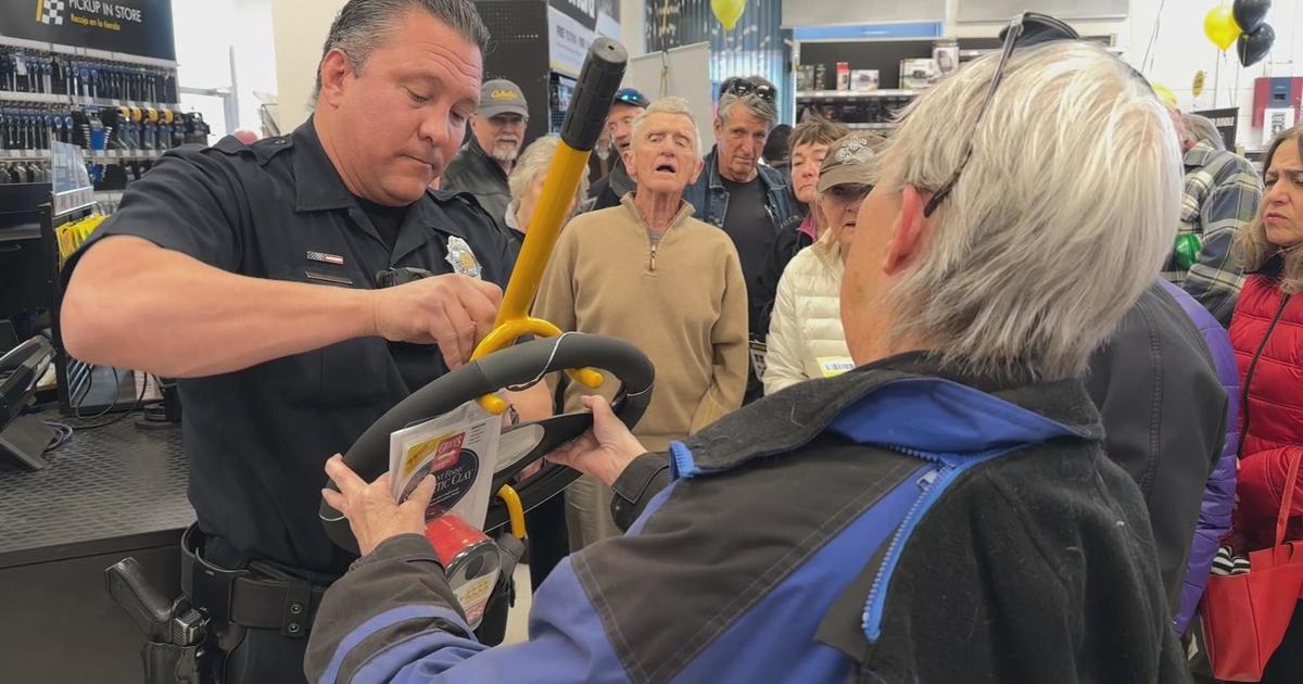 People Line Up To Get Free Anti-auto-theft Device In Denver As Thefts ...