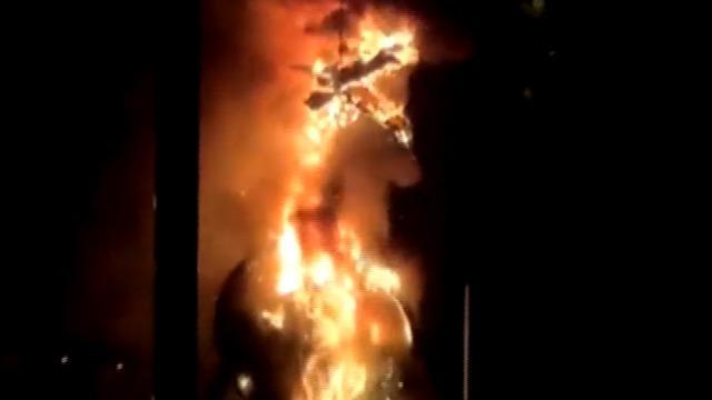 cbsn-fusion-dragon-prop-goes-up-in-flames-at-disneyland-show-thumbnail-1909024-640x360.jpg 
