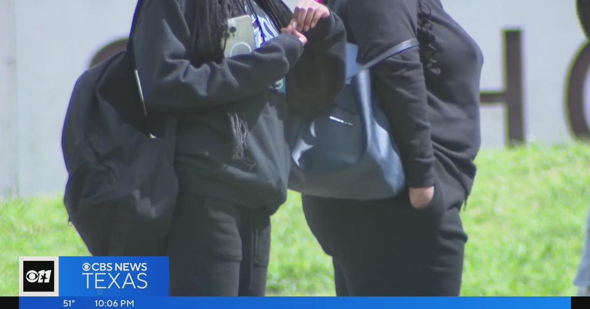 Does DeSoto backpack ban go too far? - CBS Texas