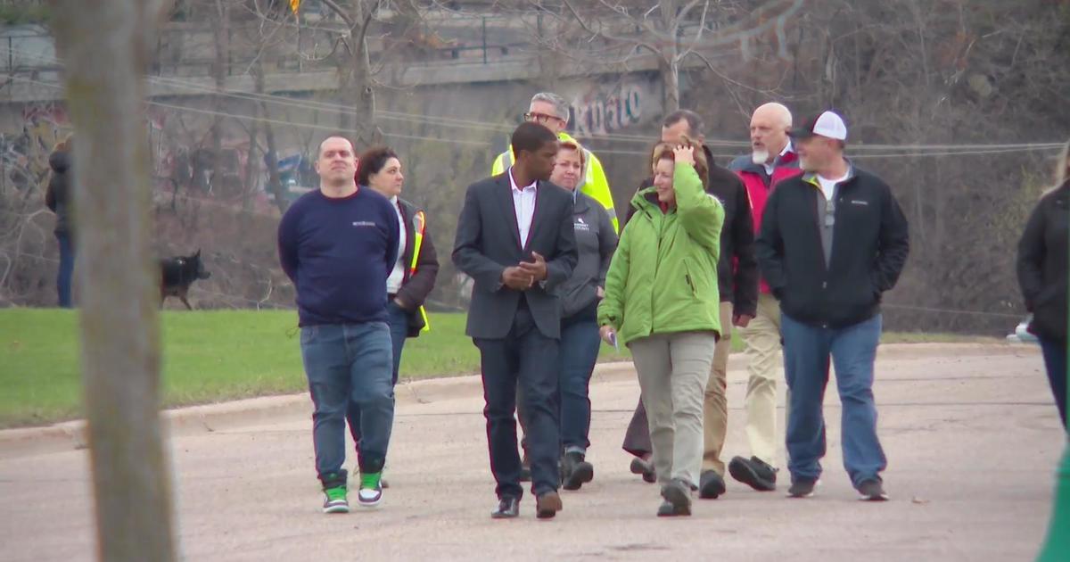 Sen. Klobuchar, St. Paul Mayor Carter discuss Mississippi River flooding – CBS News