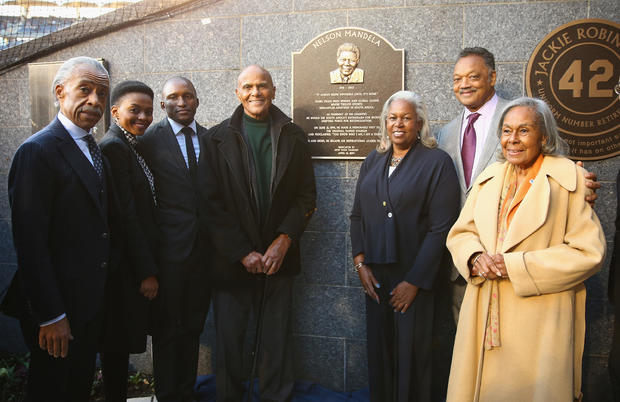 New York Yankees Unveil Plaque of Nelson Mandela in Monument Park 