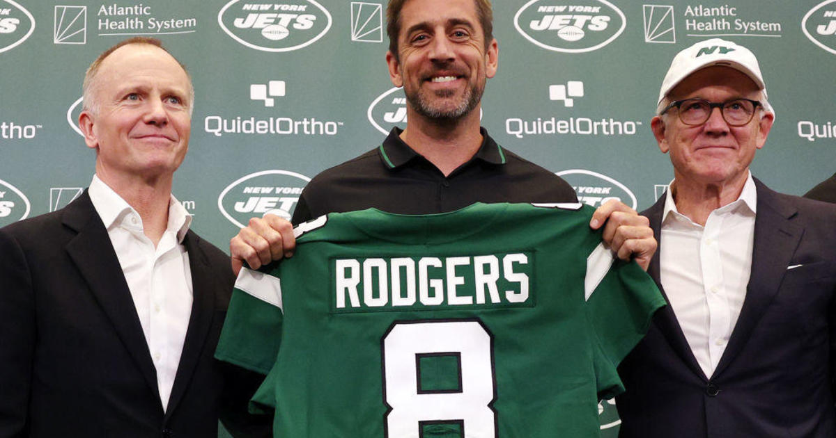NY Jets officially introduce Aaron Rodgers