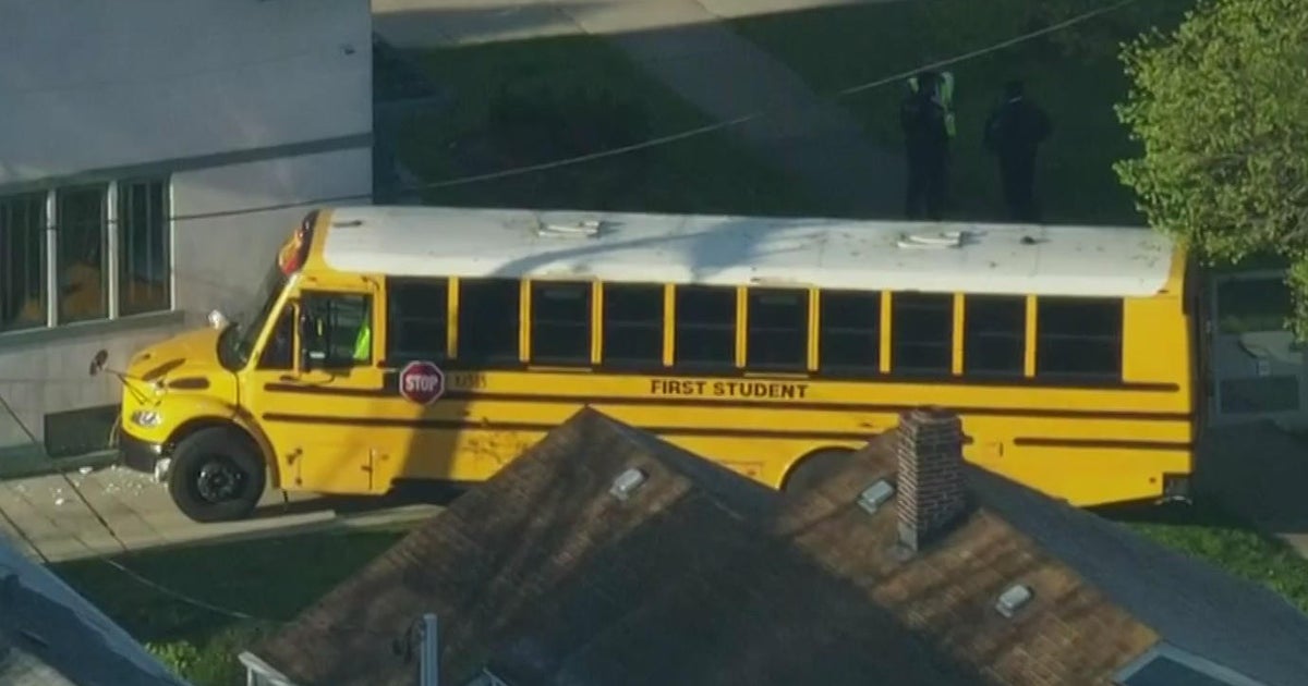School bus crashes into Western Springs home - CBS Chicago