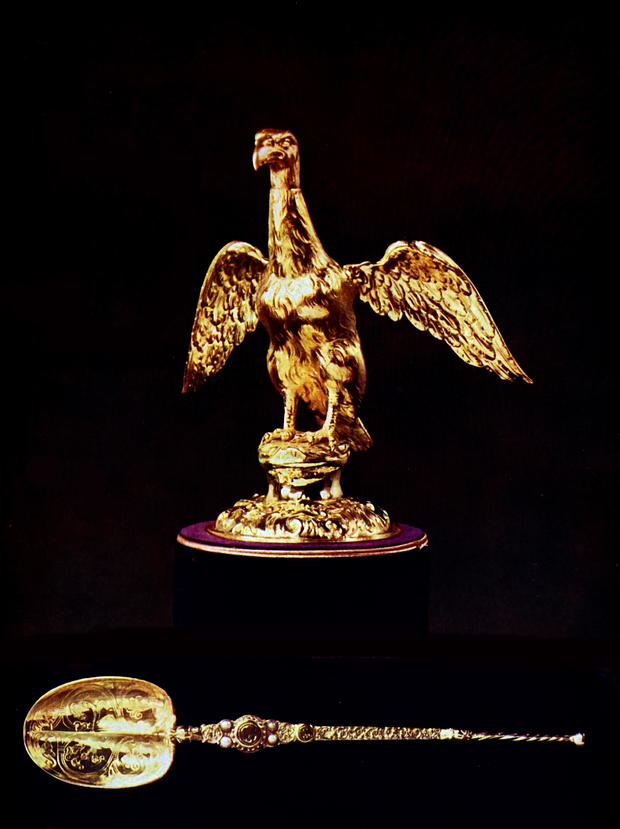 Golden Ampula and spoon used in the annointing of british monarchs 