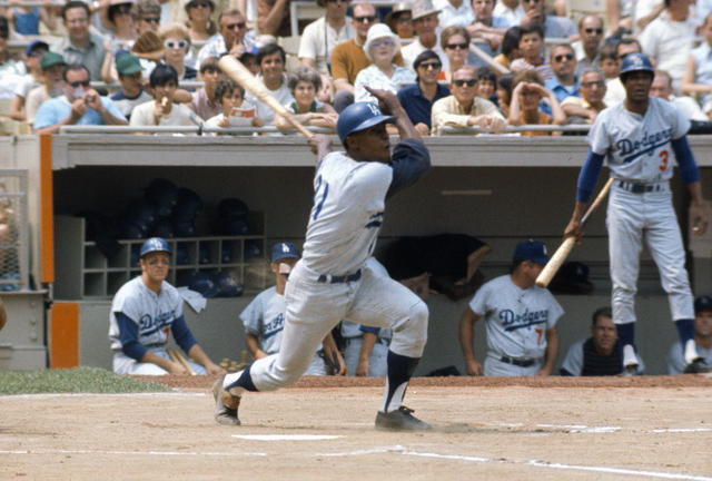 Manny Mota inducted into Legends of Dodger Baseball - CBS Los Angeles