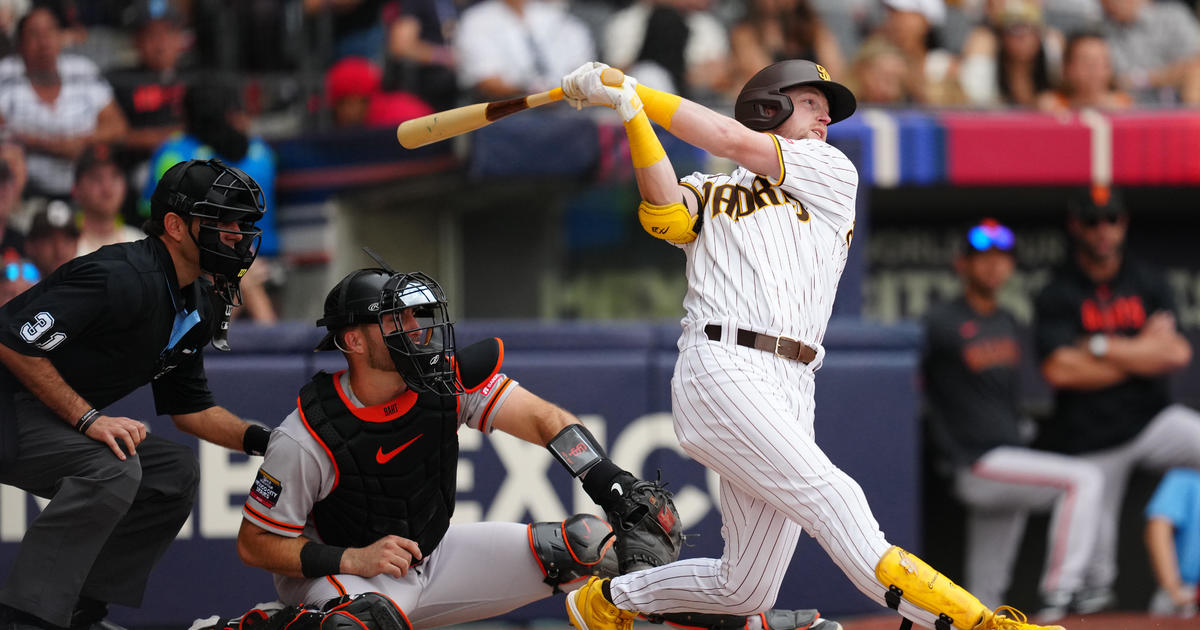 Padres rally for 2-game Mexican sweep, beat Giants 6-4