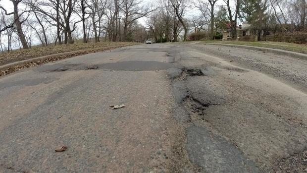 10p-pkg-pot-hole-update-wcco3asg.jpg 