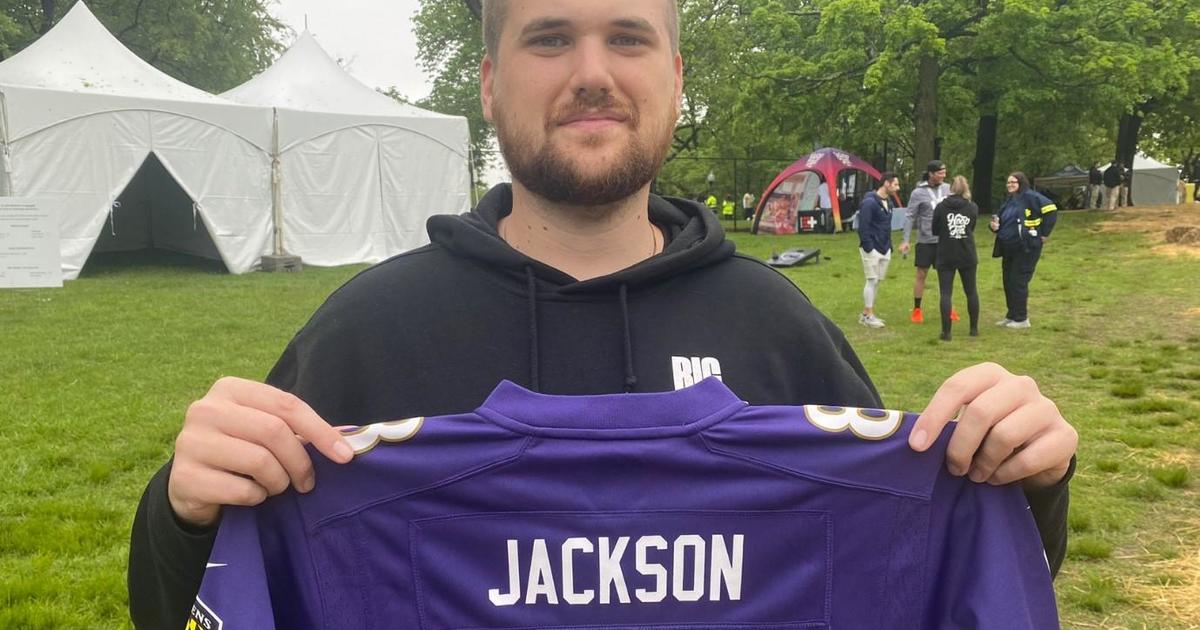 Ravens fan purchased 20 Lamar Jackson jerseys to give young fans
