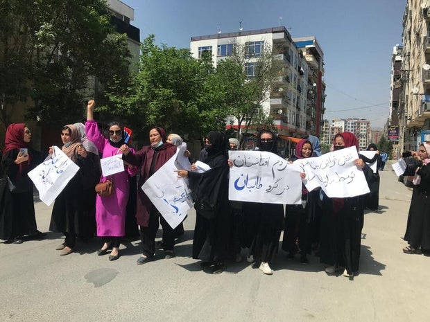 anti-taliban-protest-kabul-women.jpg