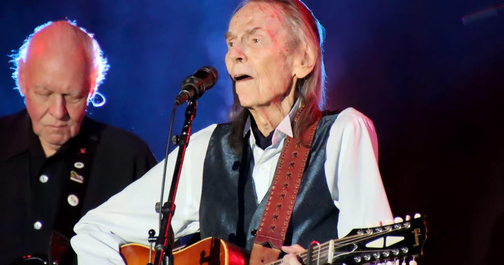 Gordon Lightfoot, "Wreck of the Edmund Fitzgerald" singer, dies at age 84