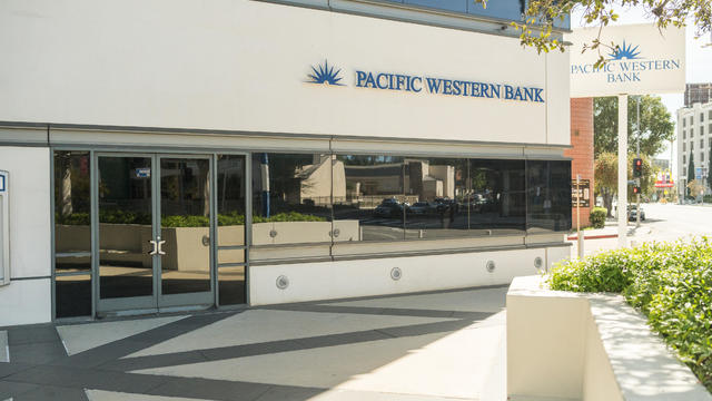 A Pacific Western Bank Branch Ahead Of Earnings Figures 