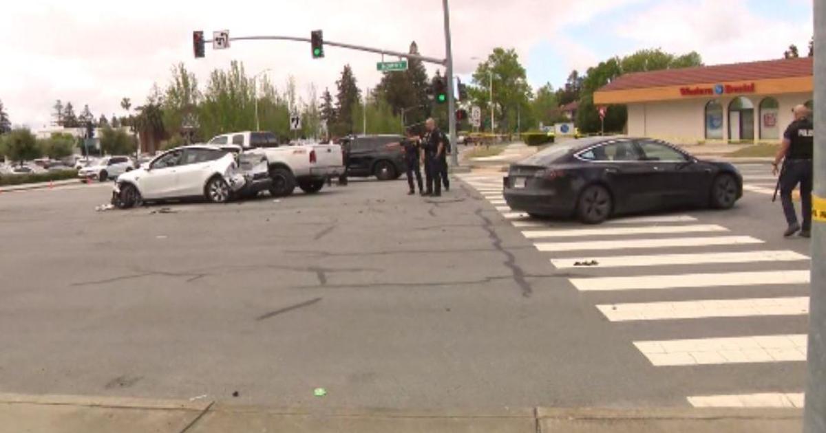 One driver dead in three vehicle Fremont crash CBS San Francisco