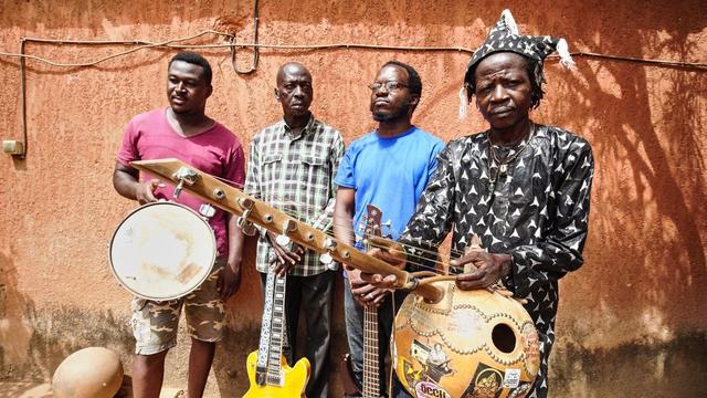 Baba Commandant and the Mandingo Band 