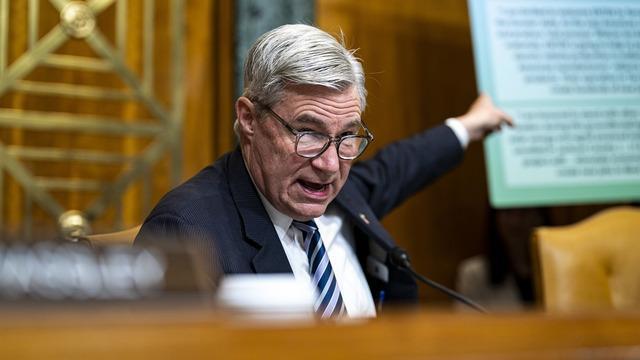 cbsn-fusion-debt-ceiling-standoff-holds-firm-after-senate-hearing-thumbnail-1941875-640x360.jpg 