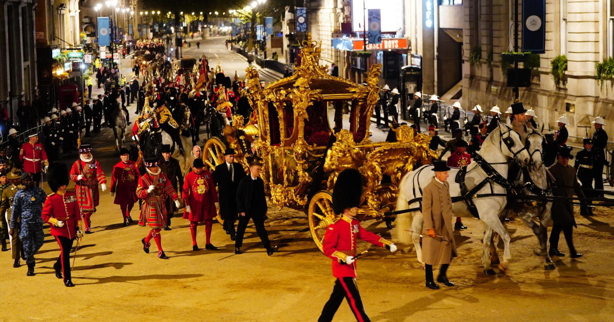 Pictures show King Charles coronation rehearsal that gave eager royals fans a sneak preview
