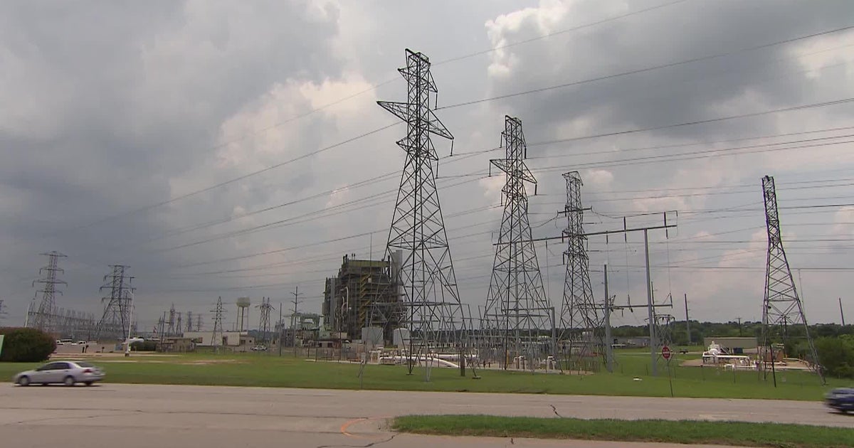 Lawmakers scramble to attract new natural gas power plants for the