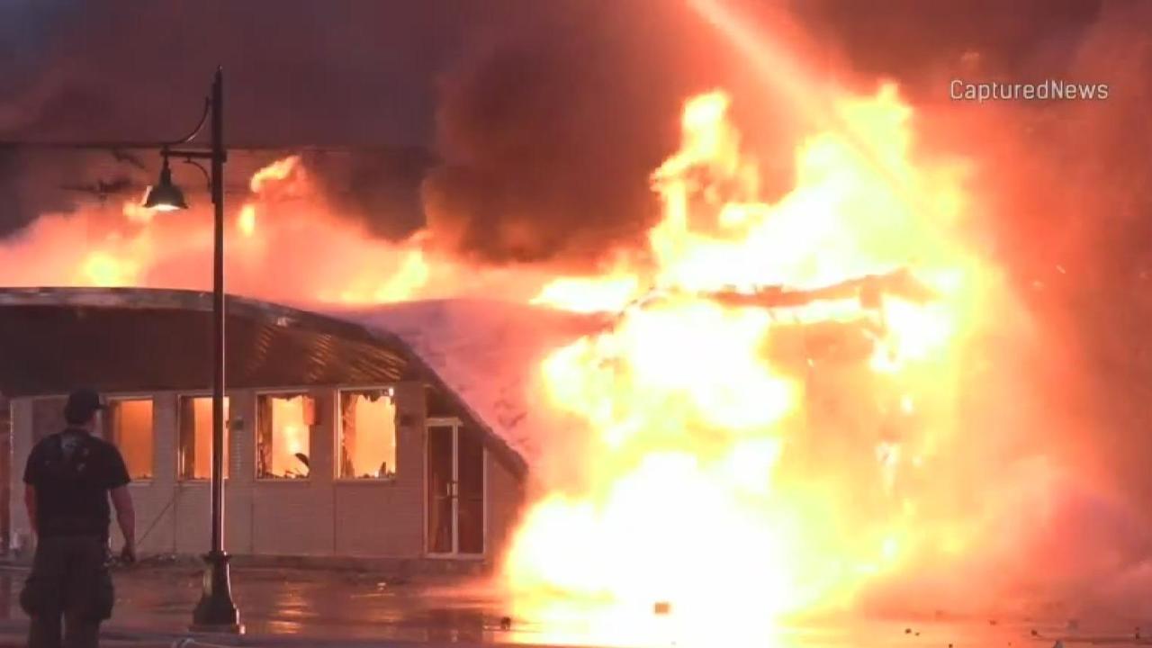 Oak Forest Bowling Center destroyed in fire