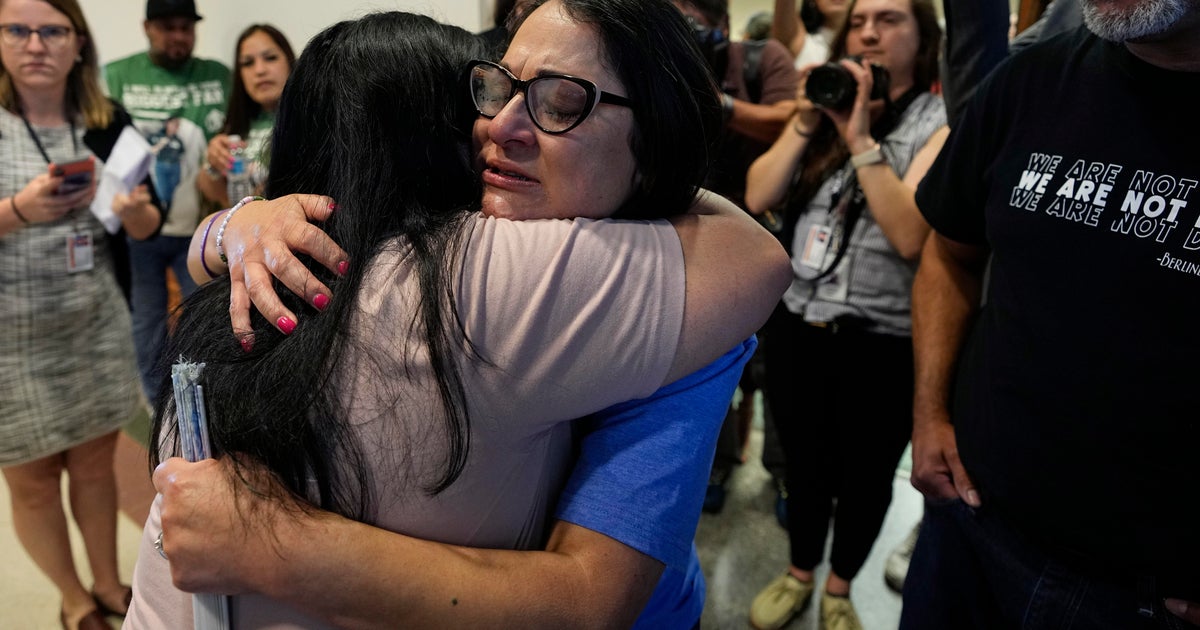 Texas House committee approves gun bill after Allen outlet mall ...