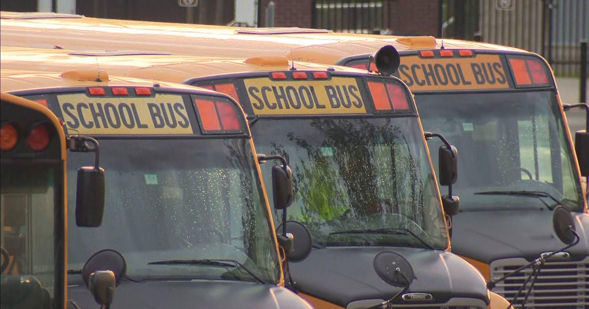 Miami-Dade school district initiates safety week to cut down on bus violators Miami-Dade school district initiates safety week to cut down on bus violators