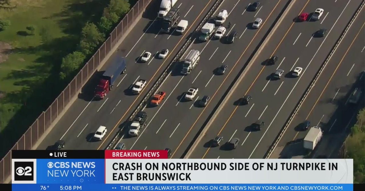 Crash on New Jersey Turnpike in East Brunswick - CBS New York