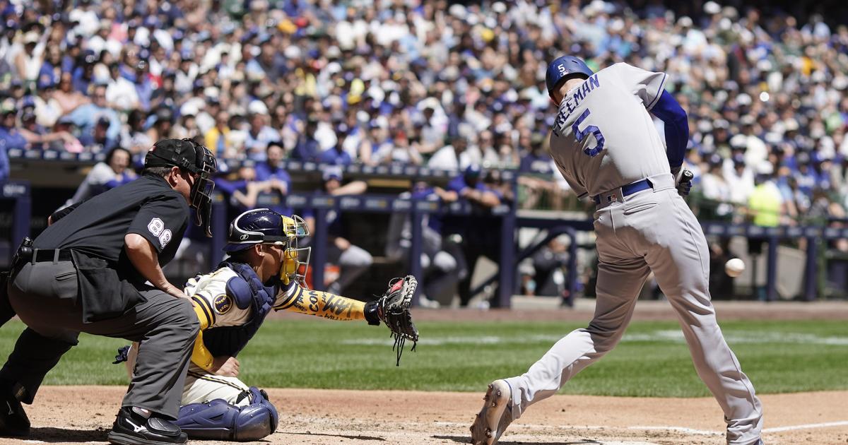 Images from the Brewers' 4-1 win over the Dodgers on Saturday