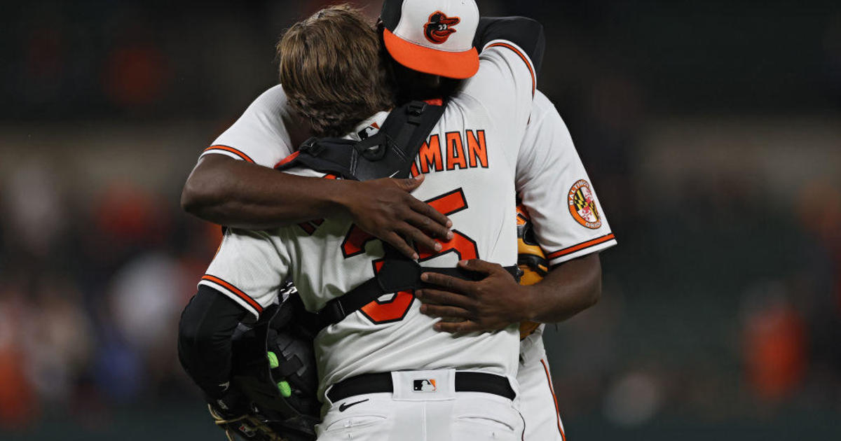 4/27/13: Trio of homers lifts Orioles over Athletics 