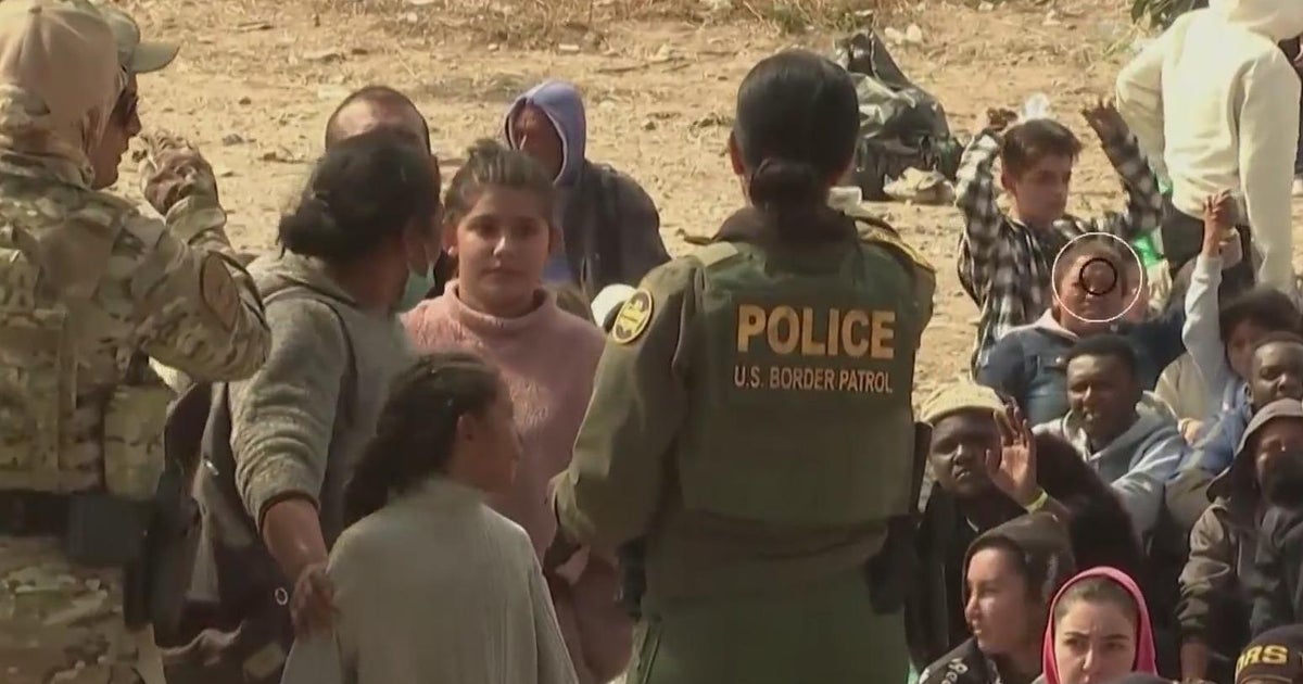 Thousands of migrants gather at southern U.S. border after Title 42 ...