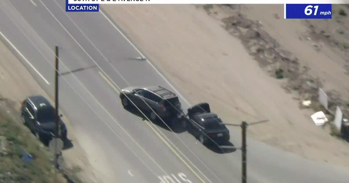 High speed pursuit ends as suspect crashes into uninvolved vehicle in ...