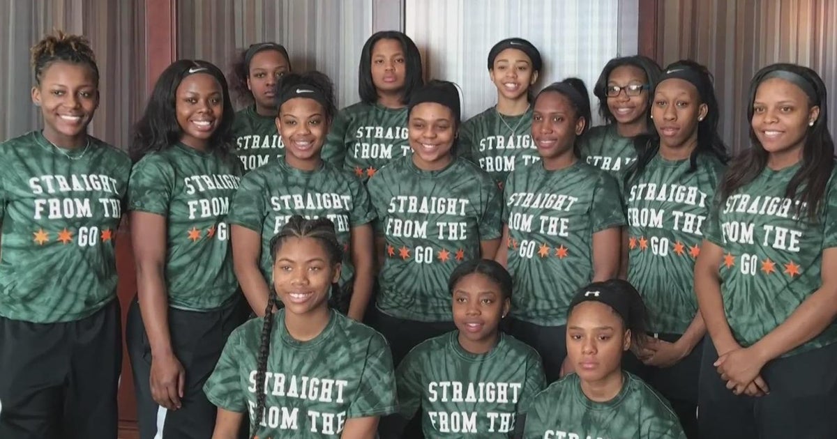 T-shirt designed by Chicagoan Raven Smith city pride - CBS Chicago