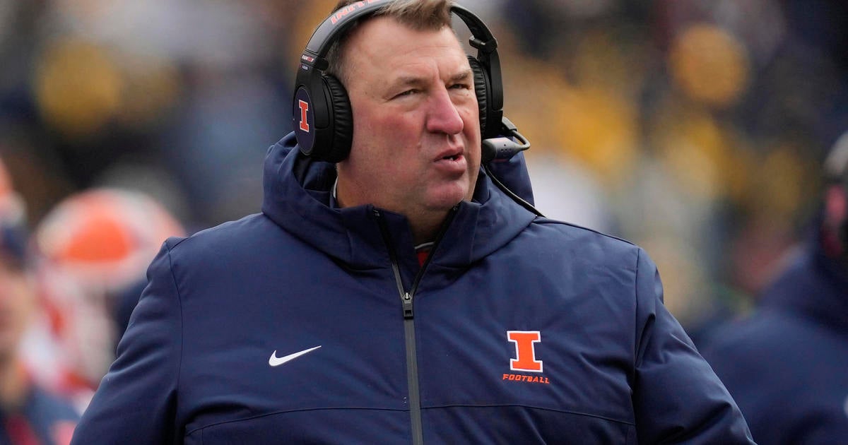 Illini coach Bielema hopes to build on last year's success - CBS Chicago