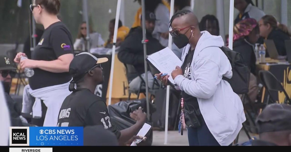Housing the homeless in South LA - CBS Los Angeles