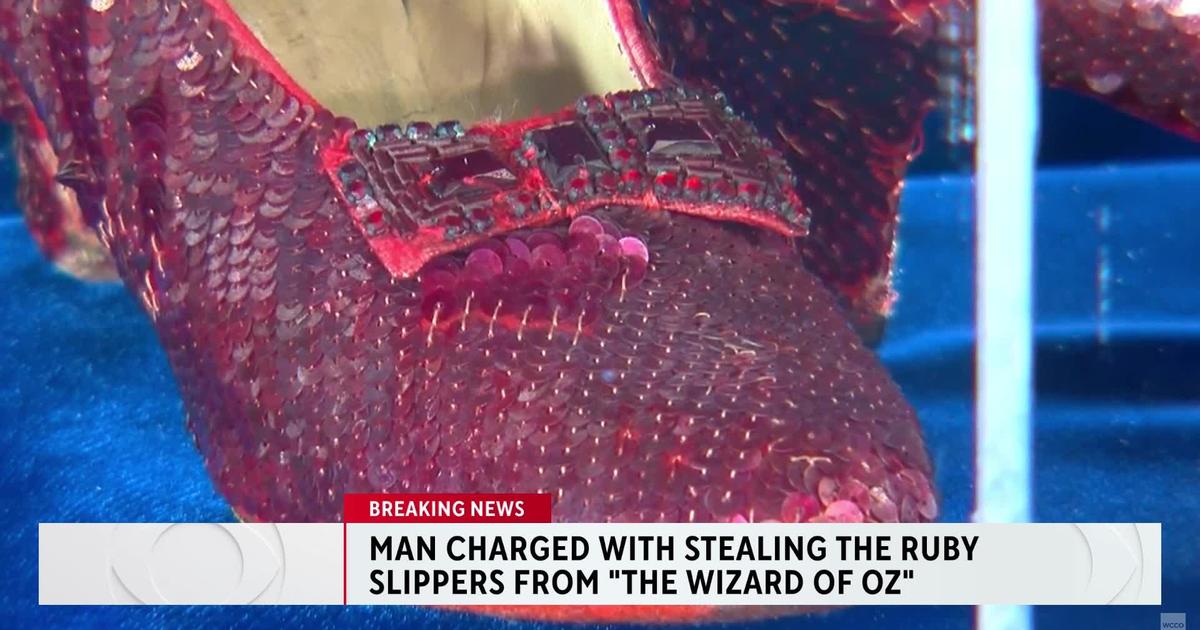 Man Charged With Stealing "The Wizard Of Oz" Ruby Slippers From Judy ...