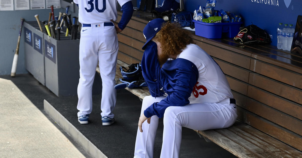 Dodgers' starter May headed back to IL due to right elbow pain