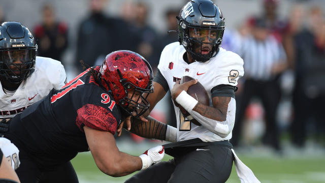 COLLEGE FOOTBALL: NOV 05 UNLV at San Diego State 