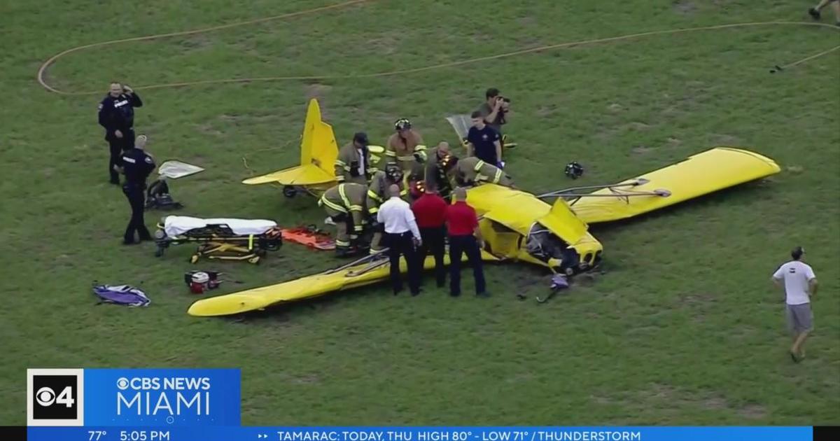 Banner Plane Crash Lands At North Perry Airport Cbs Miami