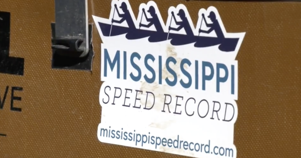 Canoe crew sets unofficial speed record for paddling down Mississippi River