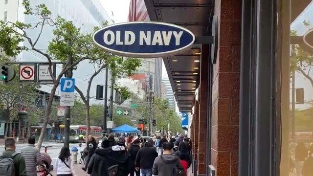 old-navy-closing.jpg 
