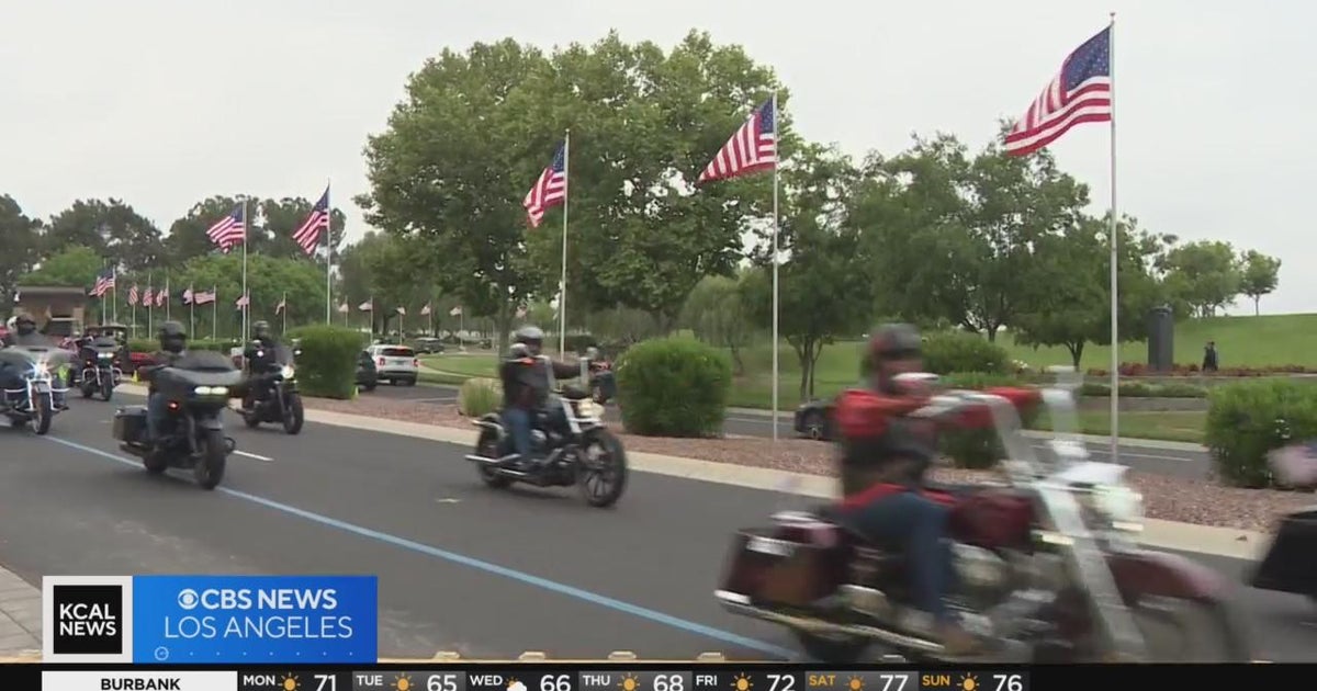 Californians honor the fallen at Memorial Day tributes and events - CBS
