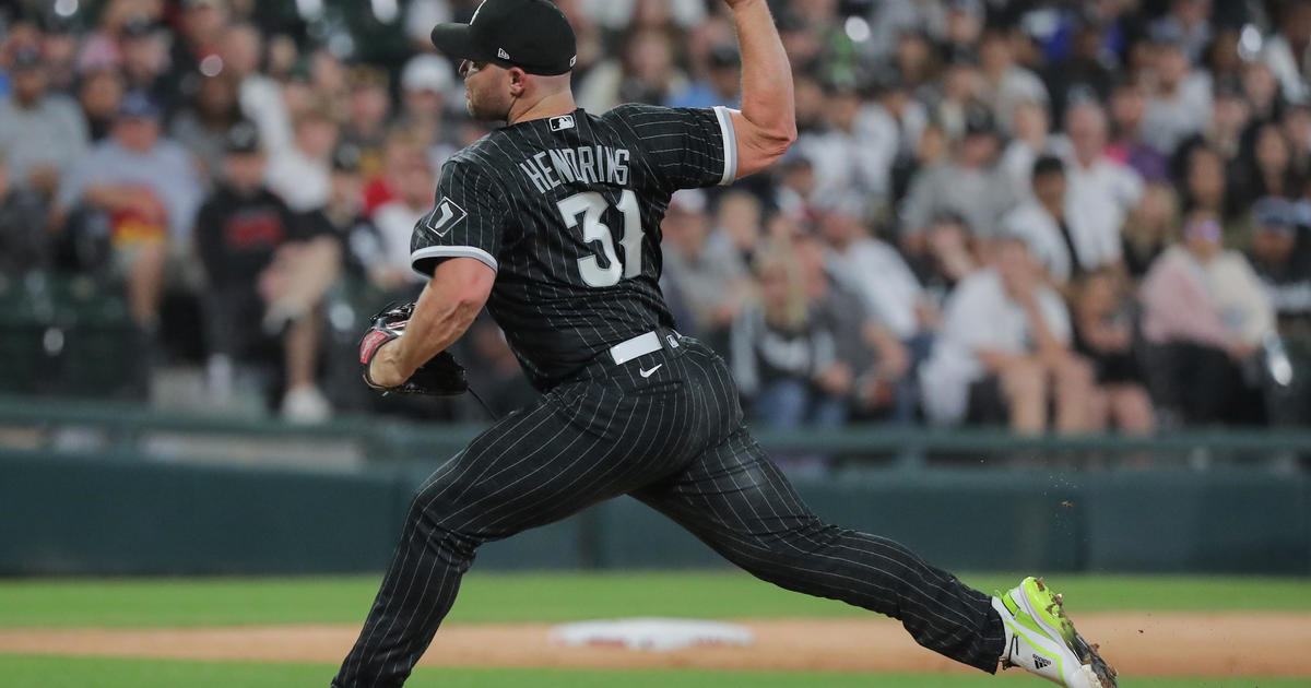 Liam Hendriks gets standing ovation in White Sox return after beating  cancer - CBS Chicago