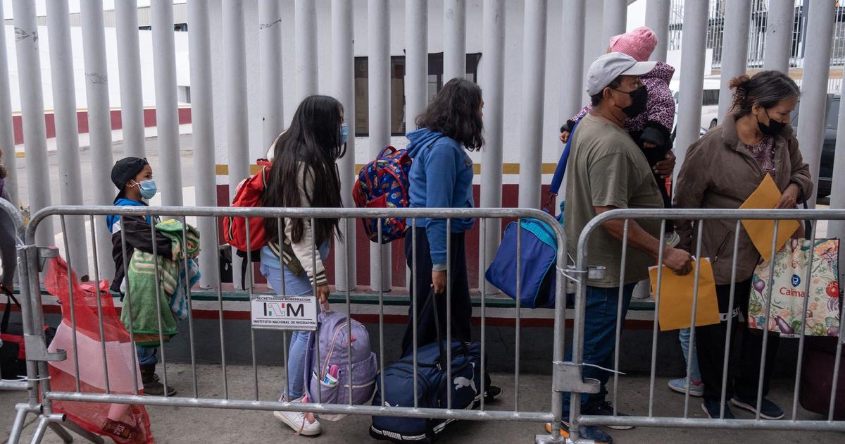 U.S. plans to admit nearly 40,000 asylum-seekers per month through mobile app