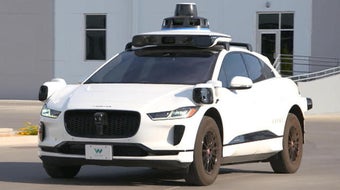 Waymo robotaxis expand operations, paving the way for driverless future 