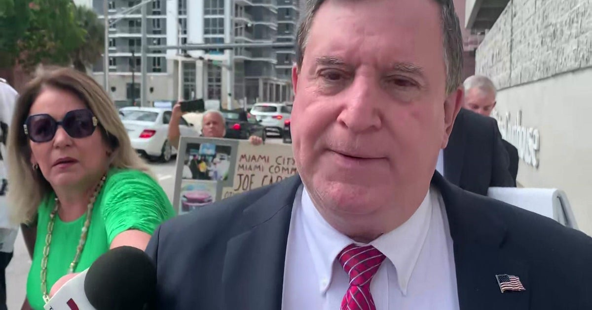 US Marshals present up at Miami Commissioner Joe Carollo’s residence to seize assets US Marshals present up at Miami Commissioner Joe Carollo’s residence to seize assets