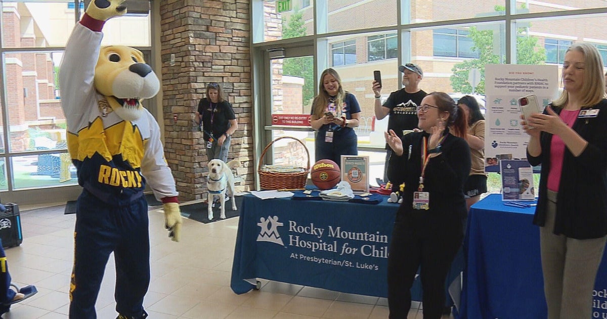 Nuggets supermascot Rocky visits Rocky Mountain Hospital for Children ...