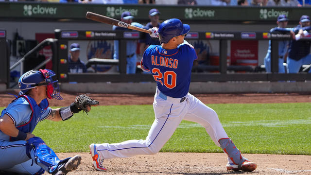 New York Mets First Baseman Pete Alonso (20) hits a home run during the sixth inning of the Major League Baseball game between the Toronto Blue Jays and New York Mets on June 4, 2023, at Citi Field in Flushing, NY. 